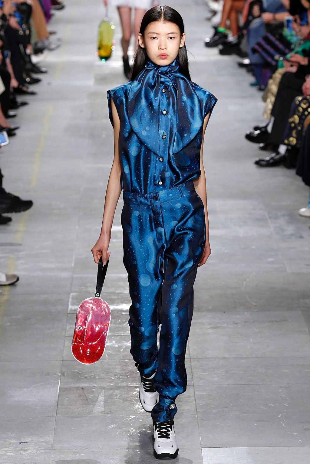Fashion Week London Fall/Winter 2019 look 12 from the Christopher Kane collection womenswear