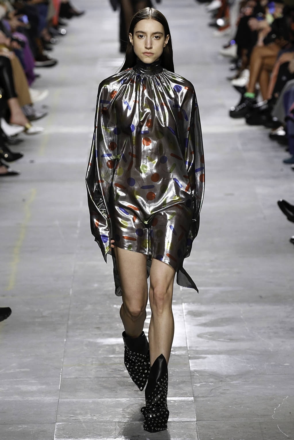 Fashion Week London Fall/Winter 2019 look 44 from the Christopher Kane collection womenswear