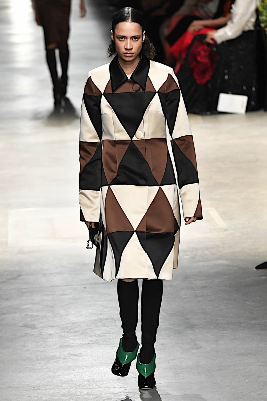 Fashion Week London Fall/Winter 2020 look 1 from the Christopher Kane collection womenswear