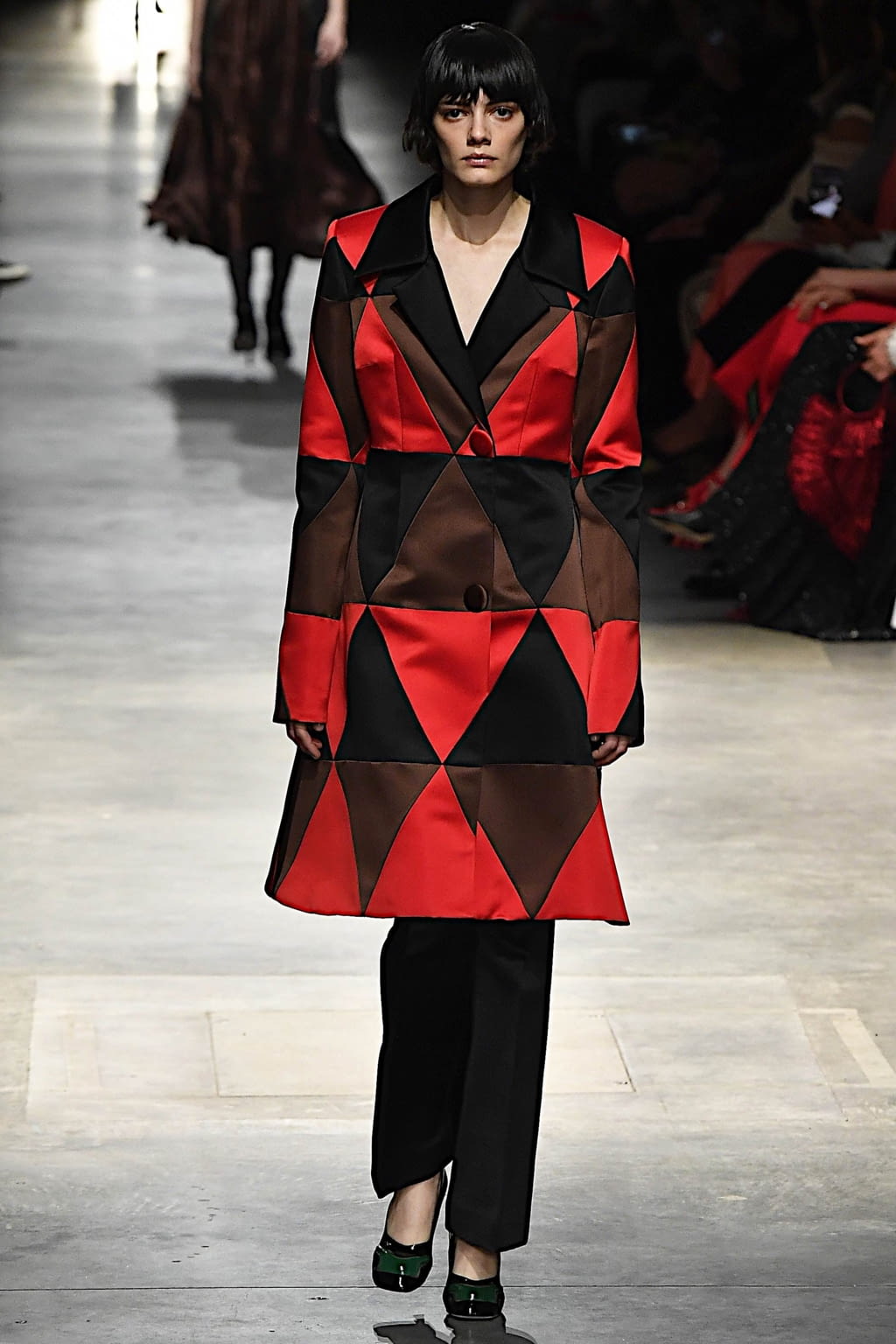 Fashion Week London Fall/Winter 2020 look 7 from the Christopher Kane collection womenswear