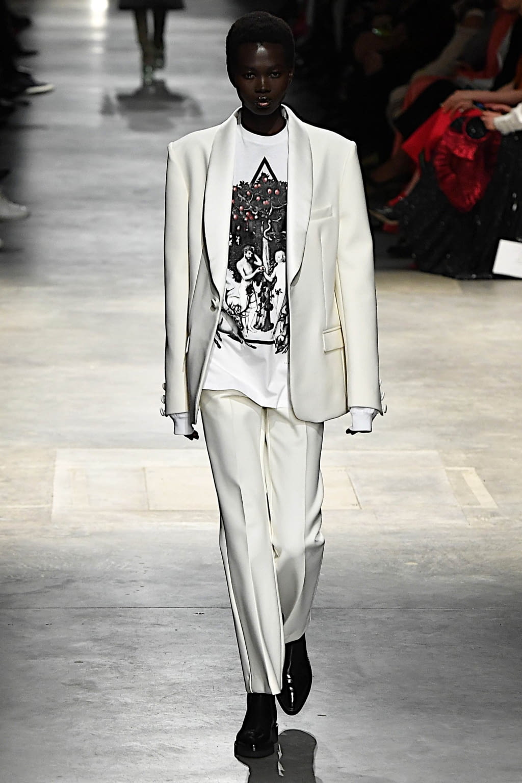 Fashion Week London Fall/Winter 2020 look 13 from the Christopher Kane collection womenswear