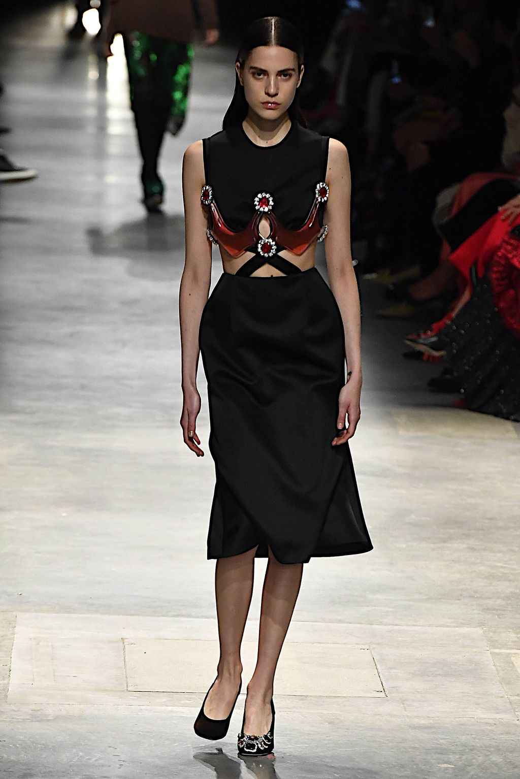 Fashion Week London Fall/Winter 2020 look 17 from the Christopher Kane collection womenswear