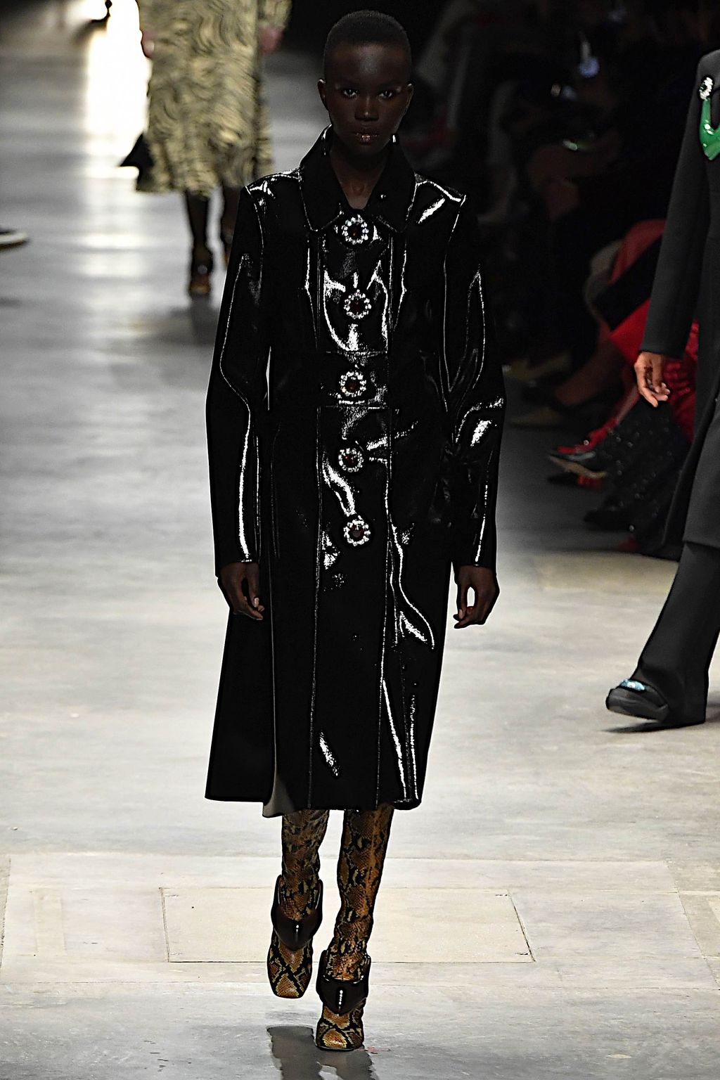 Fashion Week London Fall/Winter 2020 look 25 from the Christopher Kane collection 女装