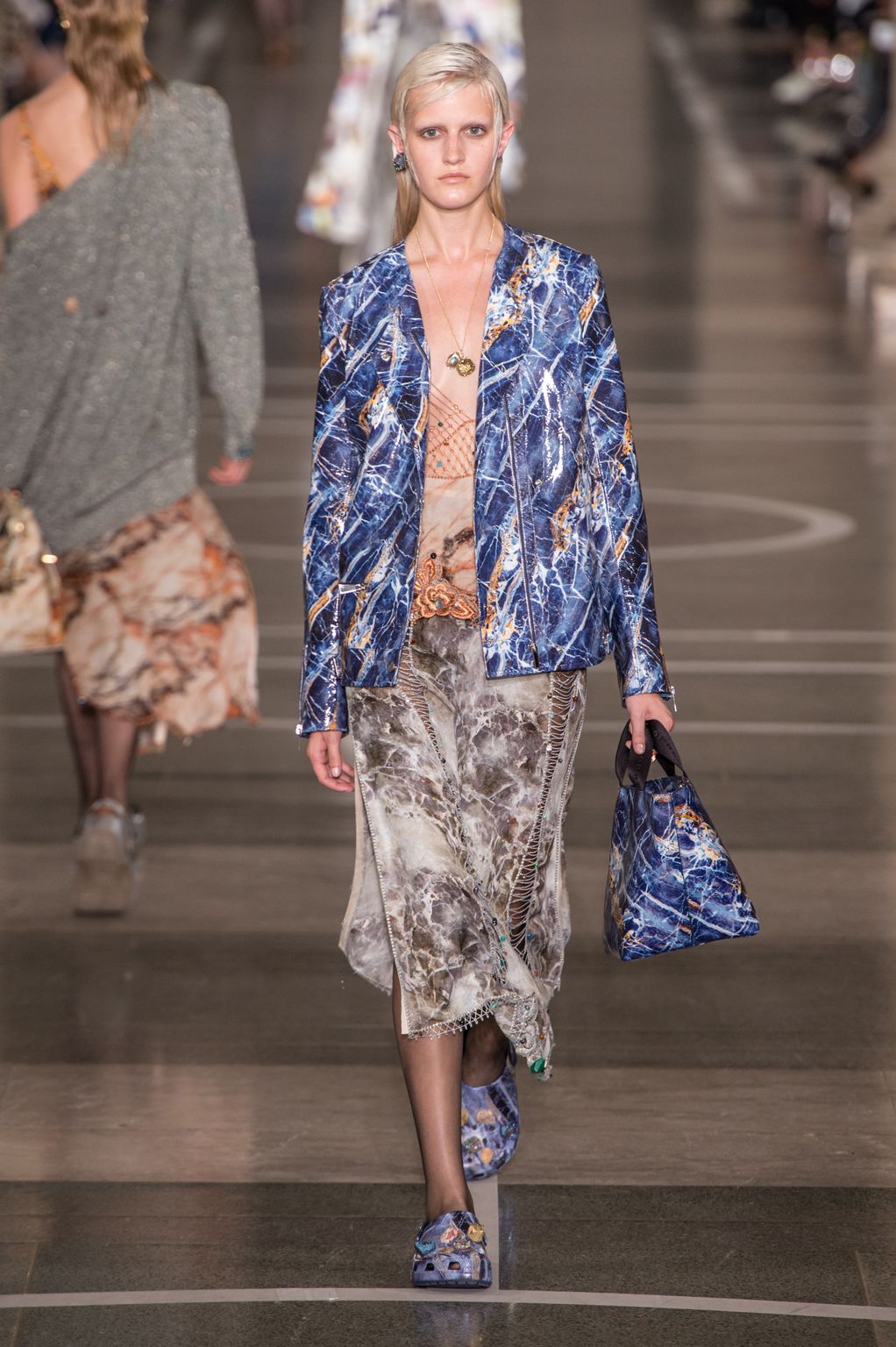 Fashion Week London Spring/Summer 2017 look 14 from the Christopher Kane collection womenswear