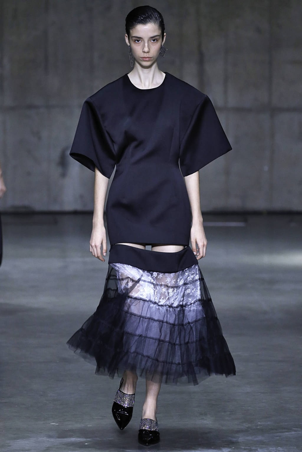 Fashion Week London Spring/Summer 2019 look 13 from the Christopher Kane collection 女装