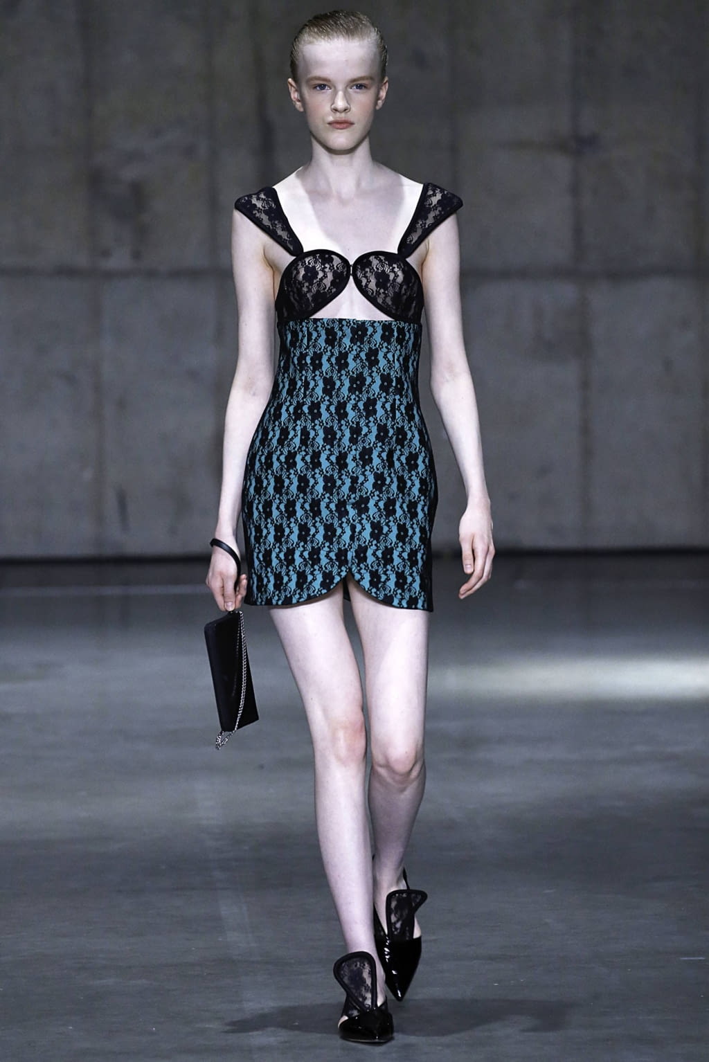 Fashion Week London Spring/Summer 2019 look 16 from the Christopher Kane collection womenswear