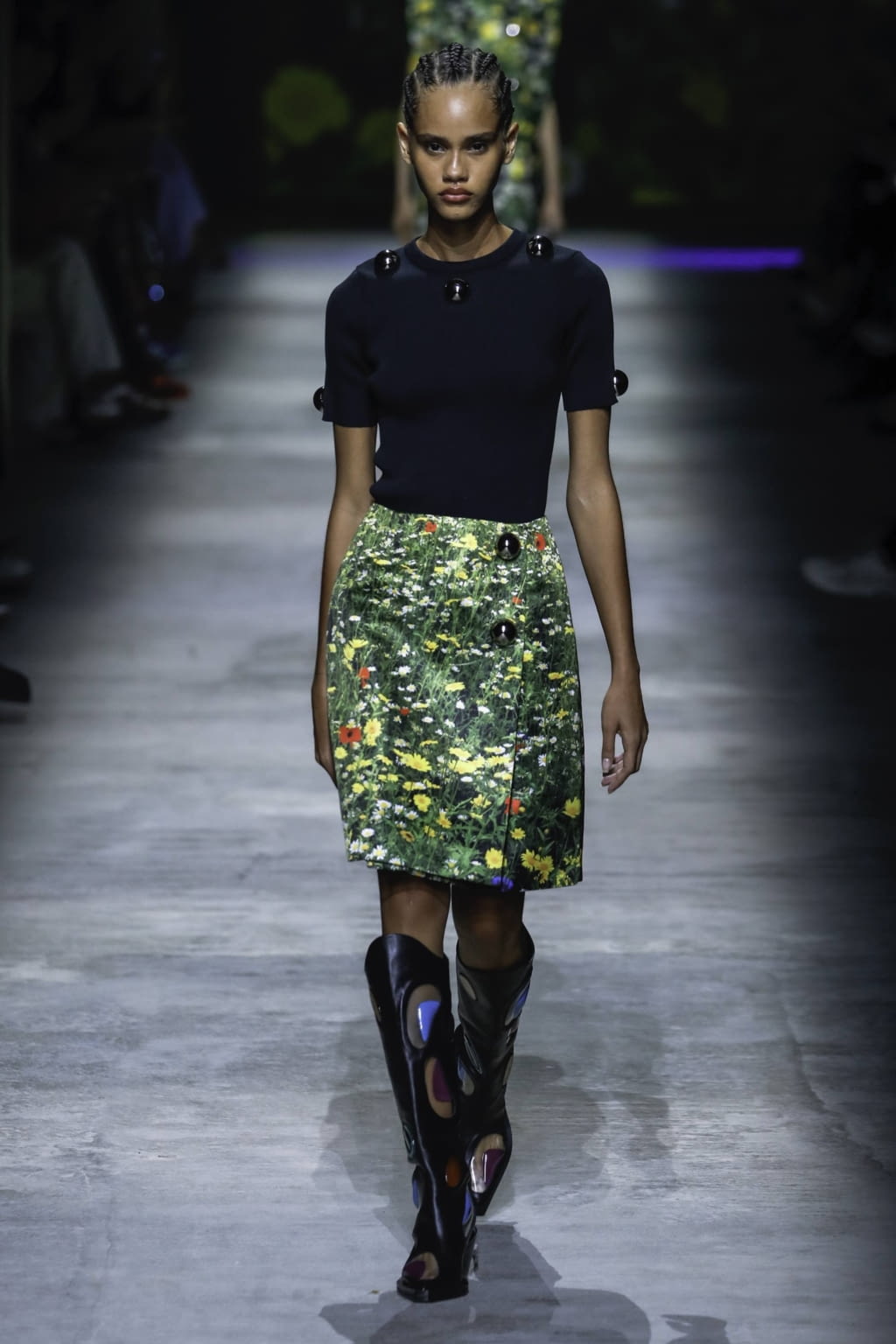 Fashion Week London Spring/Summer 2020 look 2 from the Christopher Kane collection 女装