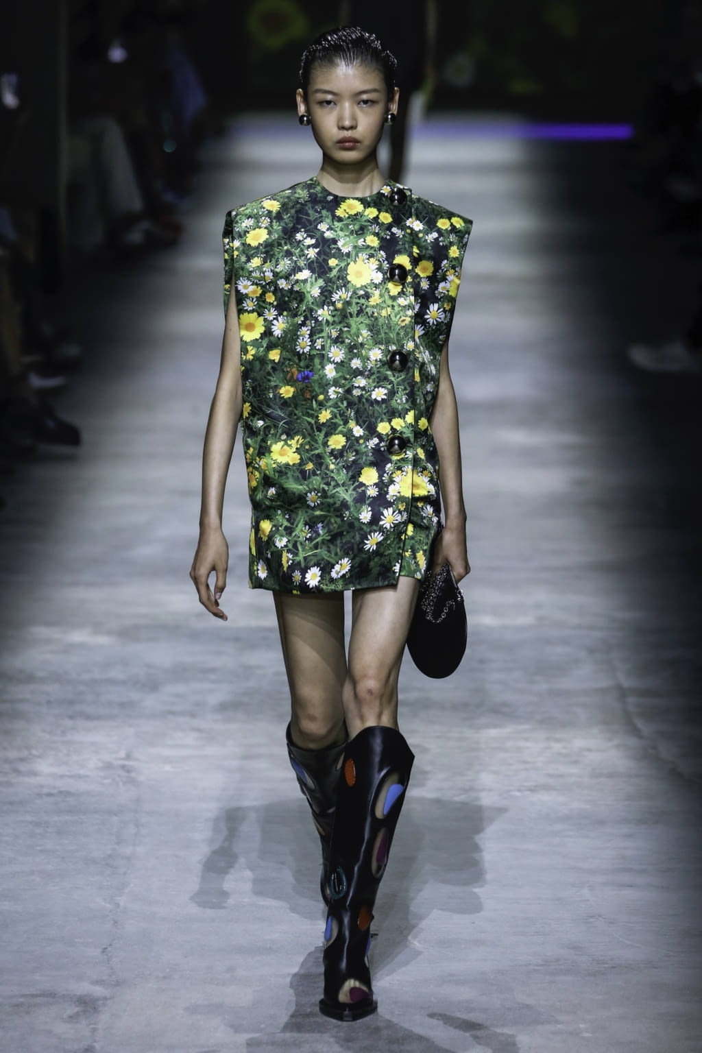 Fashion Week London Spring/Summer 2020 look 3 from the Christopher Kane collection womenswear