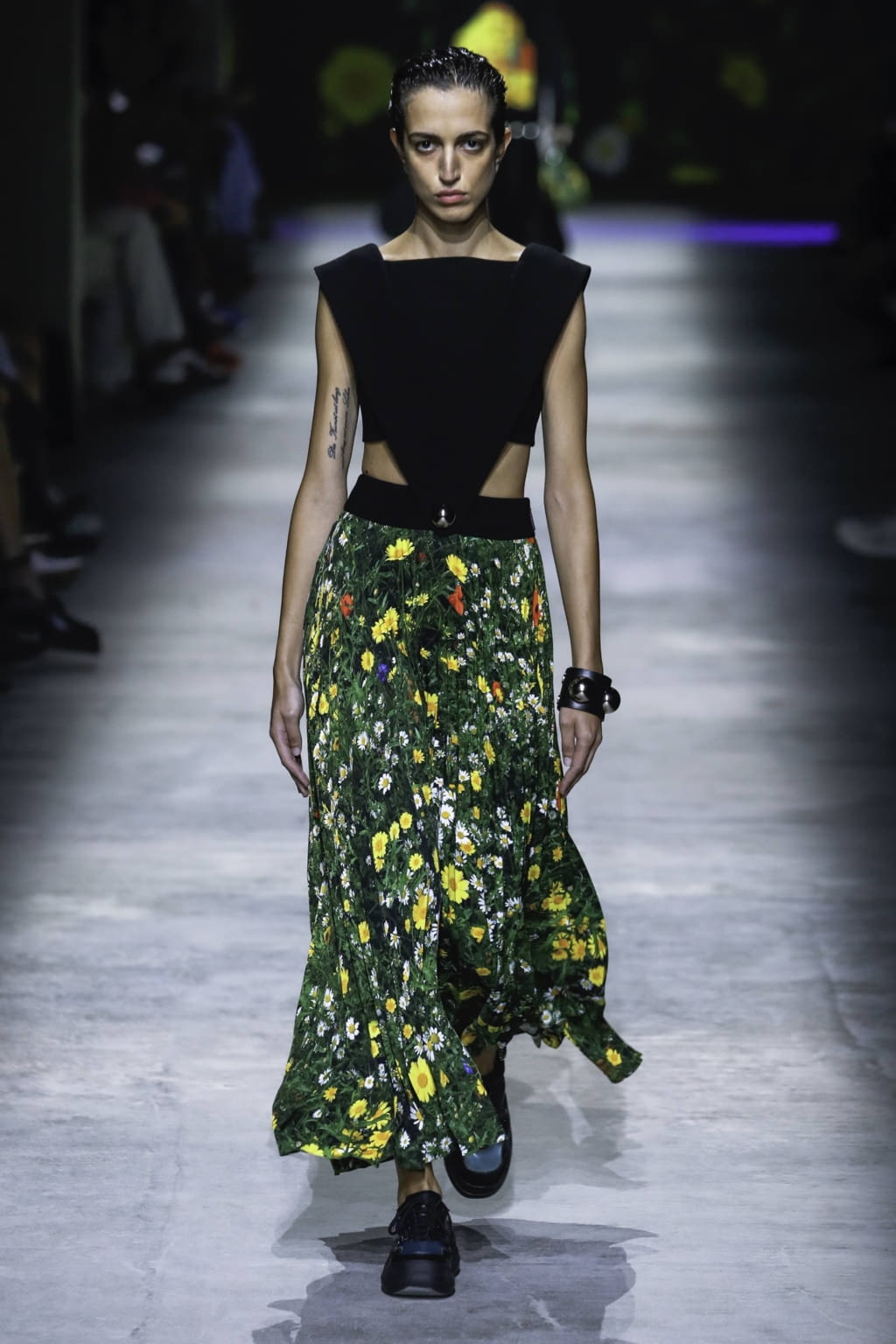 Fashion Week London Spring/Summer 2020 look 7 from the Christopher Kane collection womenswear