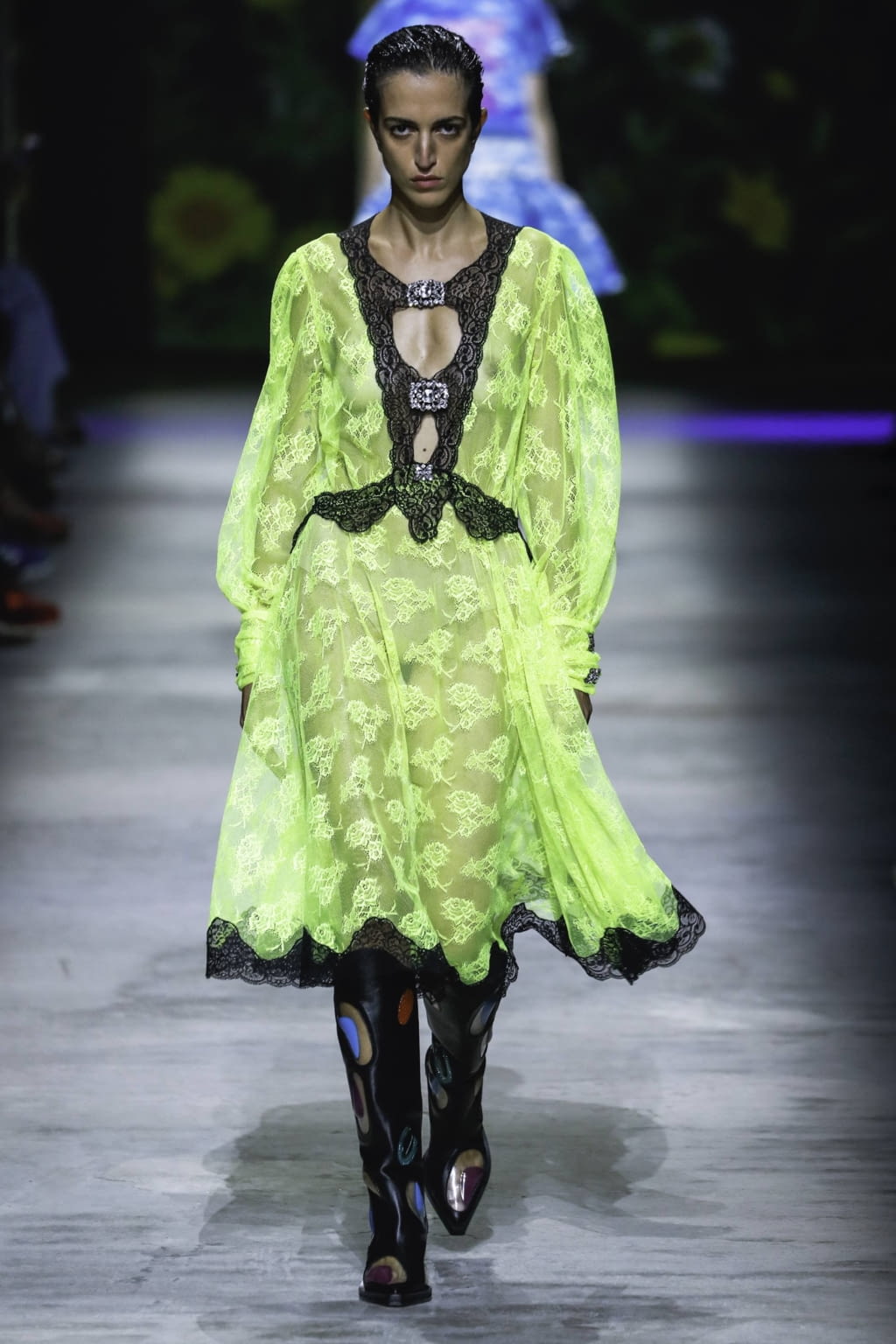 Fashion Week London Spring/Summer 2020 look 45 from the Christopher Kane collection 女装