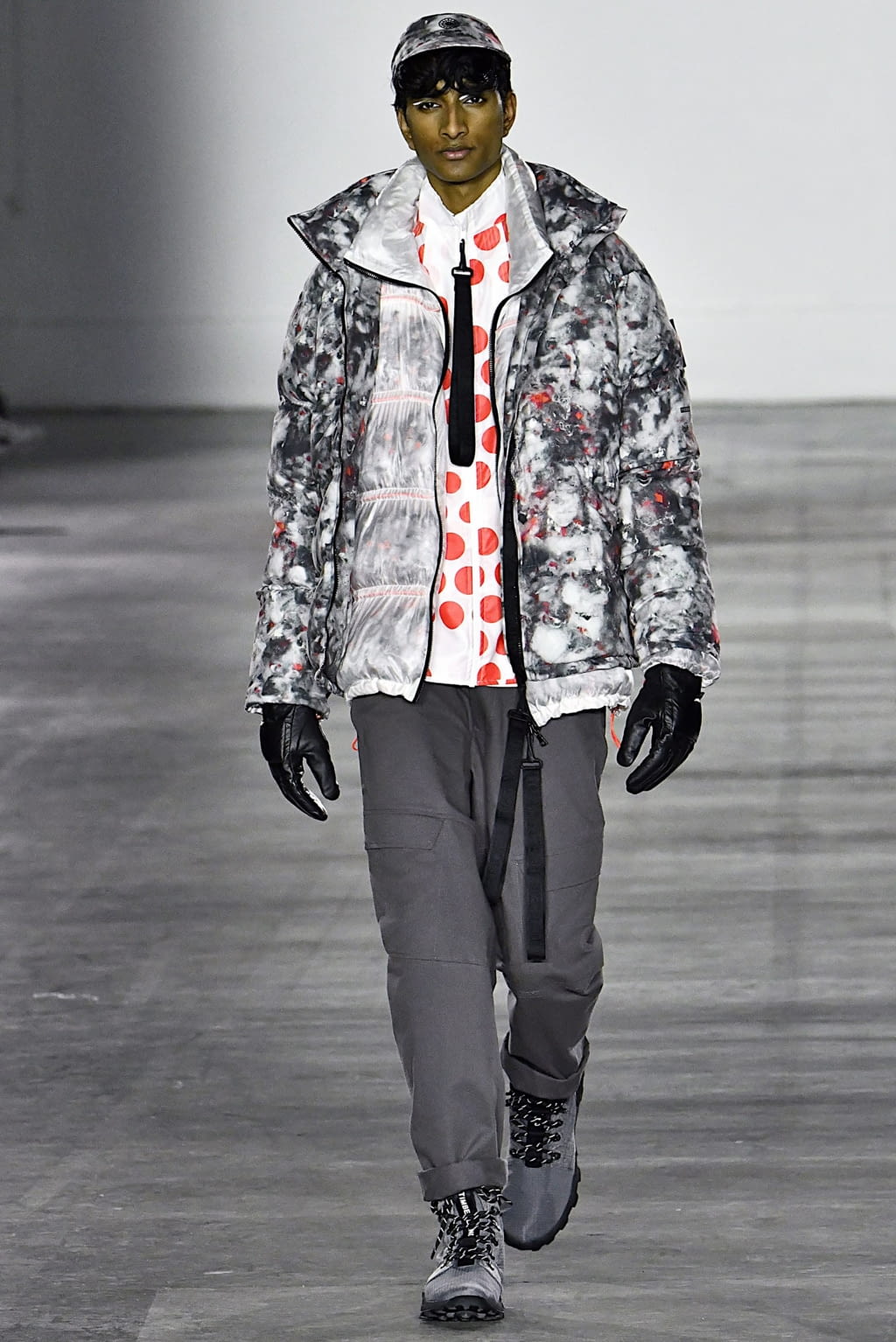 Fashion Week London Fall/Winter 2019 look 25 from the Christopher Raeburn collection 男装