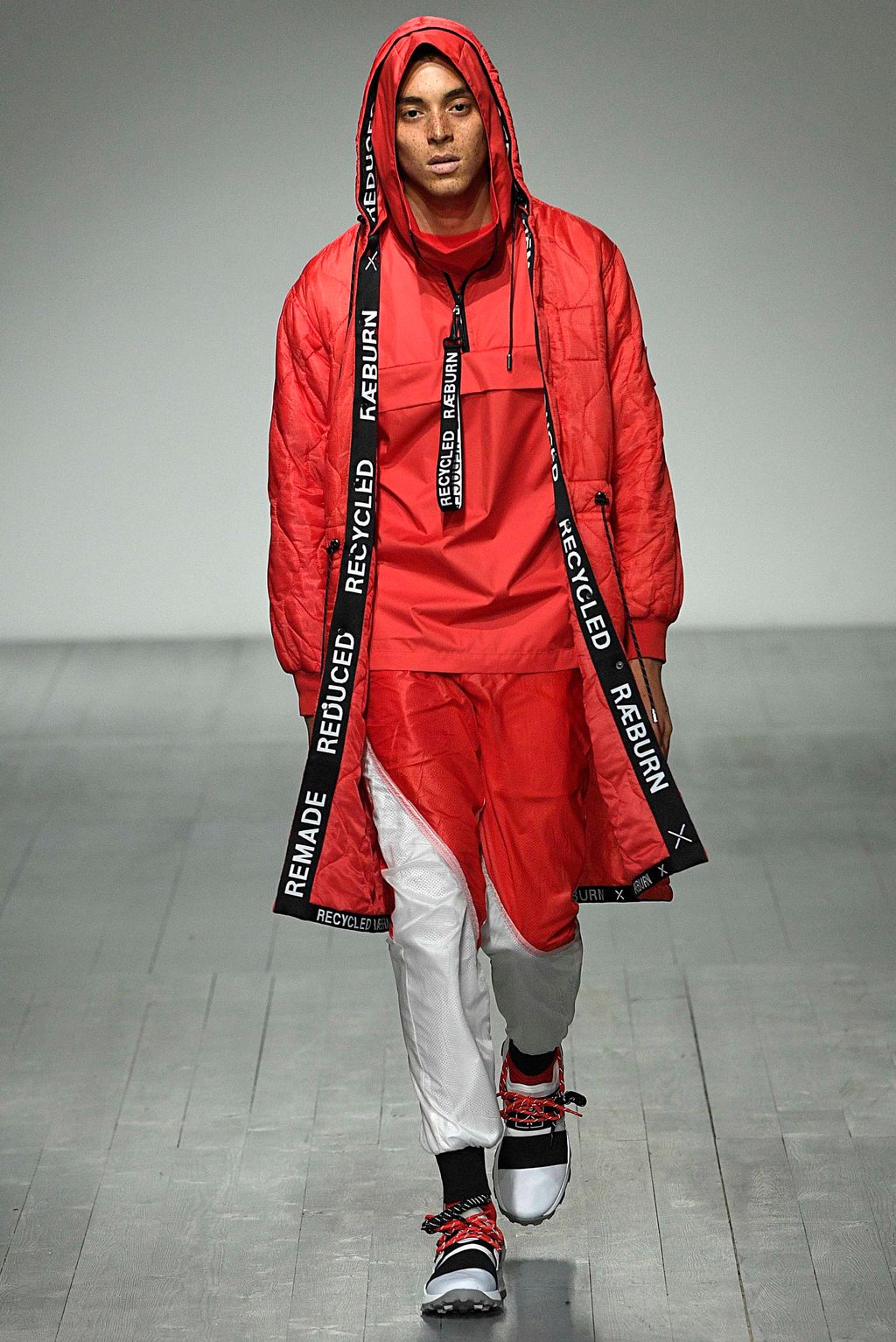 Fashion Week London Spring/Summer 2019 look 5 from the Christopher Raeburn collection menswear