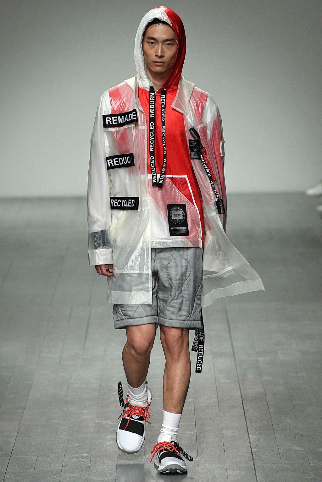 Fashion Week London Spring/Summer 2019 look 8 from the Christopher Raeburn collection menswear