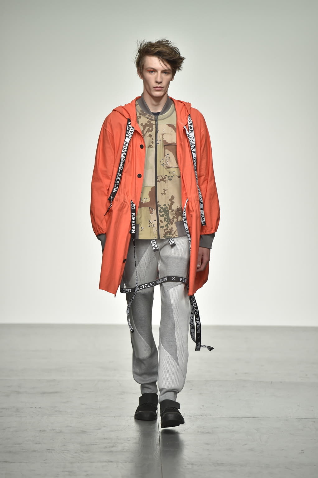 Fashion Week London Spring/Summer 2018 look 13 de la collection Christopher Raeburn menswear