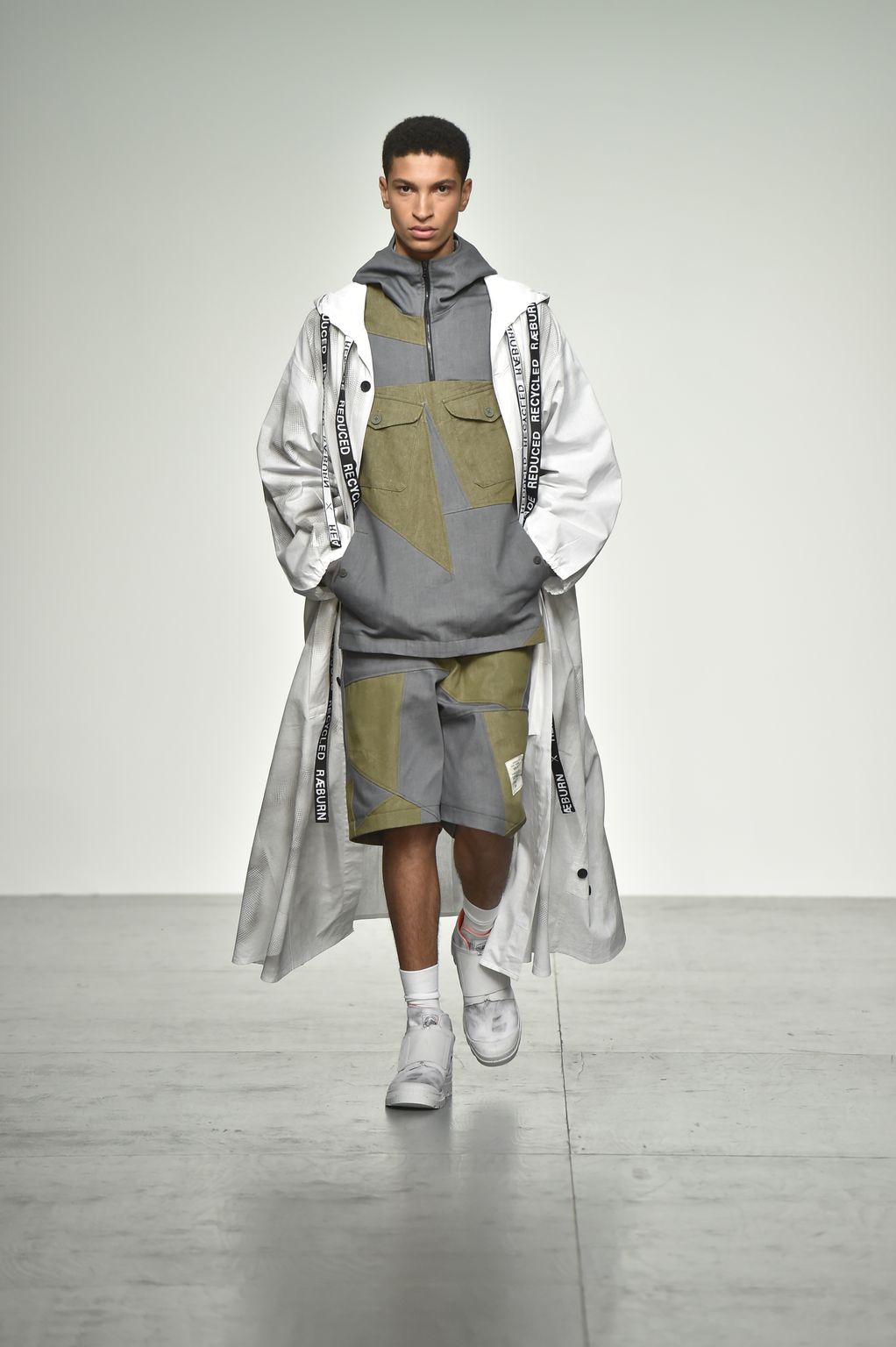 Fashion Week London Spring/Summer 2018 look 14 from the Christopher Raeburn collection menswear
