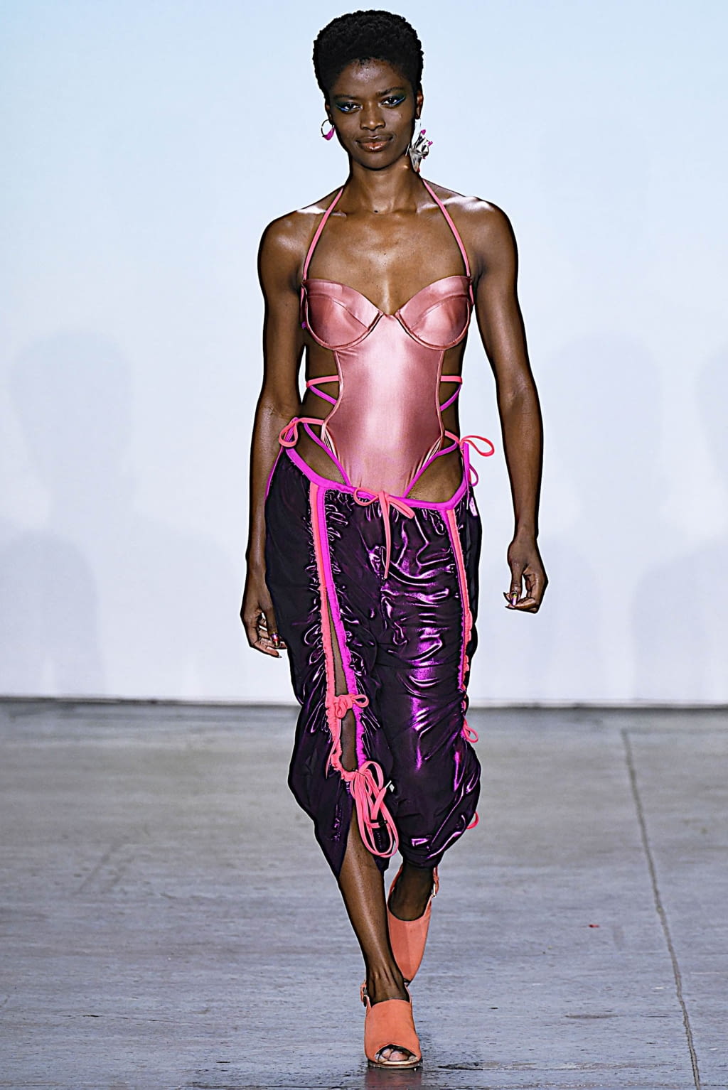 Fashion Week New York Fall/Winter 2019 look 29 from the Chromat collection 女装
