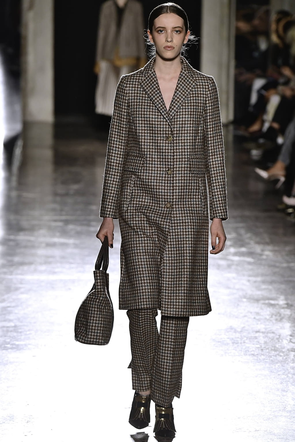 Fashion Week Milan Fall/Winter 2019 look 14 from the Cividini collection 女装