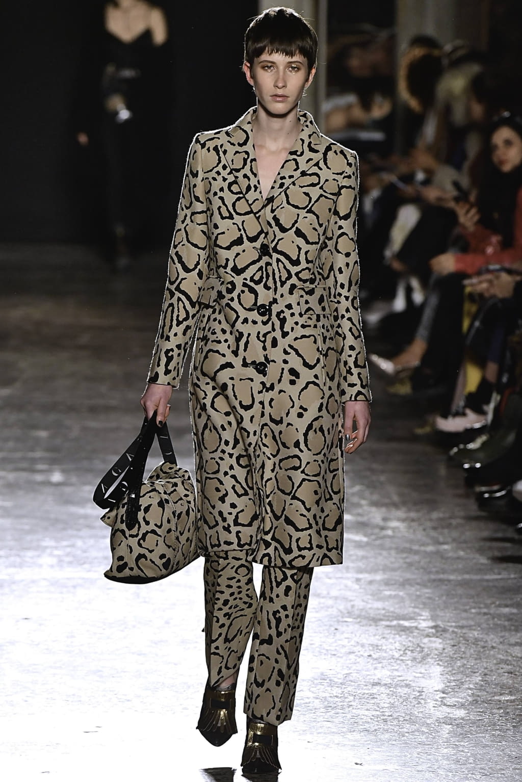 Fashion Week Milan Fall/Winter 2019 look 27 from the Cividini collection 女装