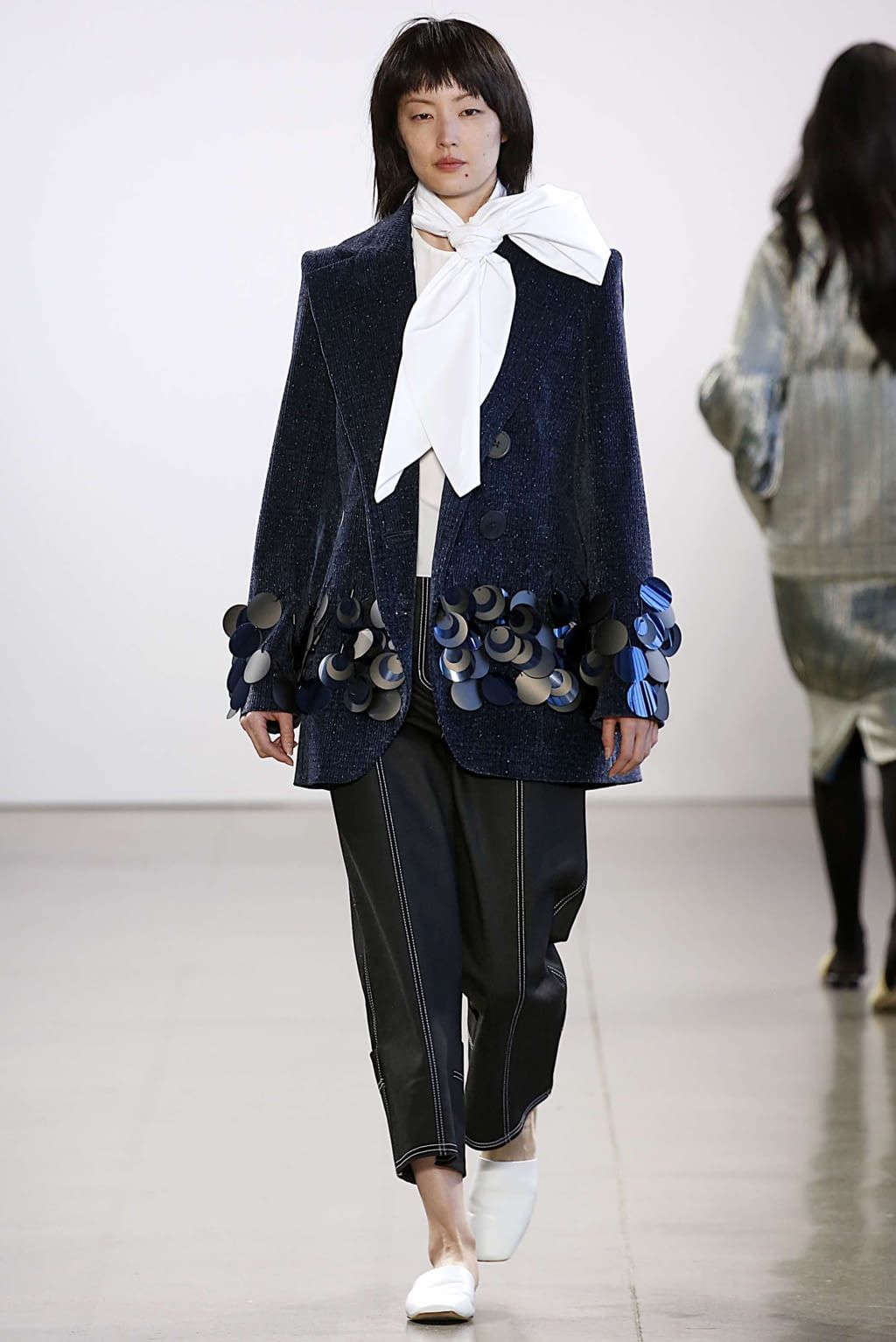 Fashion Week New York Fall/Winter 2019 look 38 from the Claudia Li collection 女装