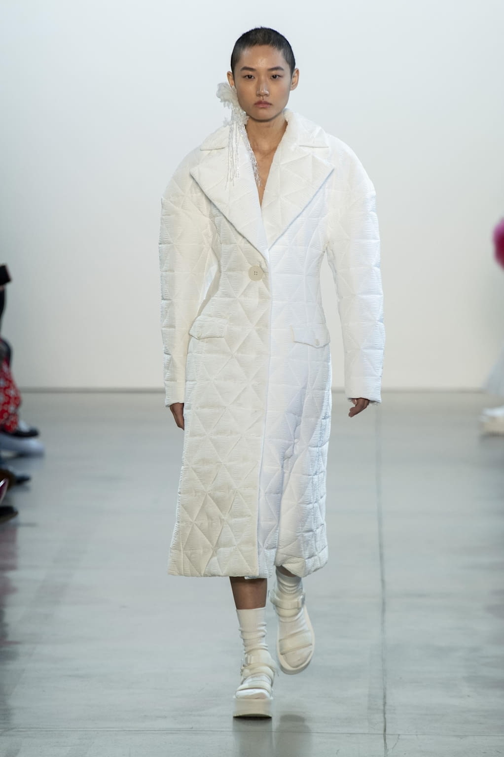 Fashion Week New York Fall/Winter 2020 look 8 from the Claudia Li collection 女装