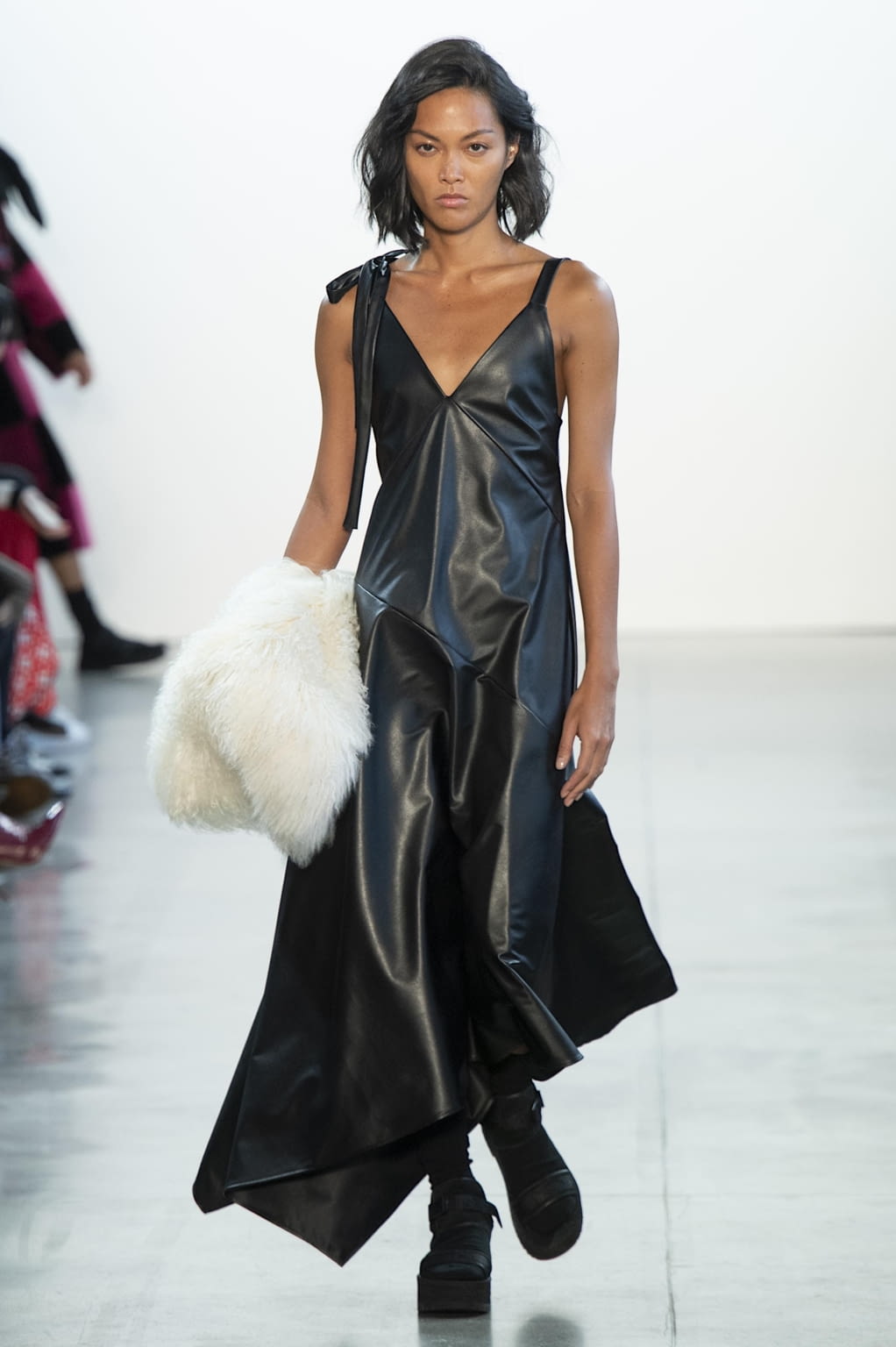 Fashion Week New York Fall/Winter 2020 look 11 from the Claudia Li collection 女装