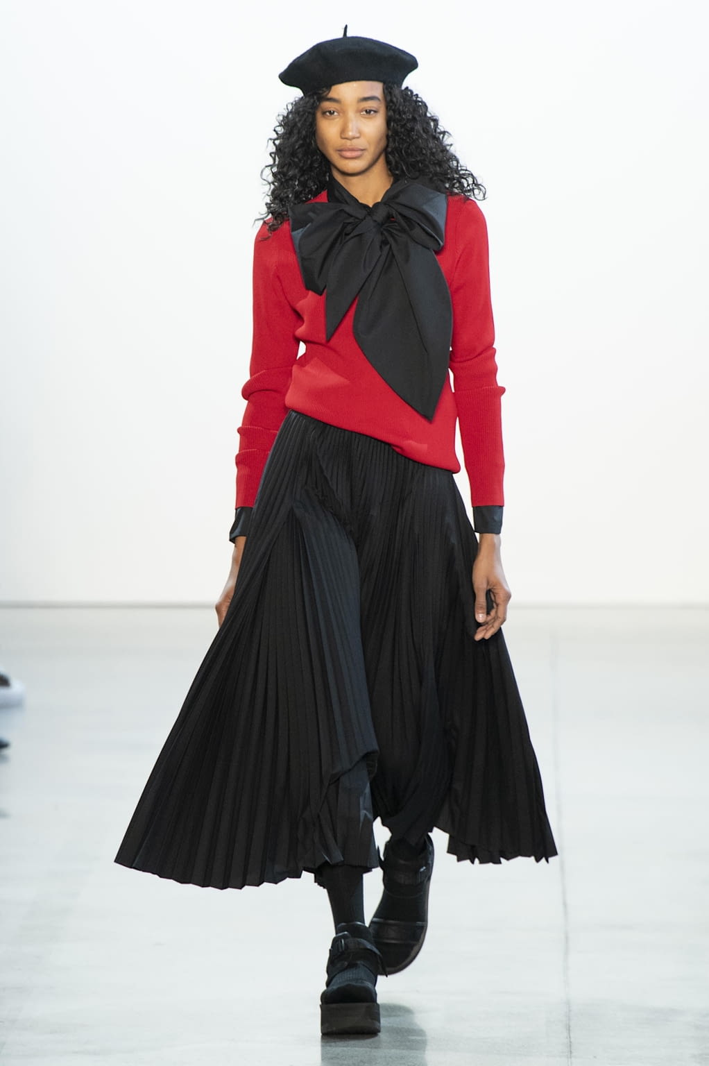 Fashion Week New York Fall/Winter 2020 look 18 from the Claudia Li collection 女装