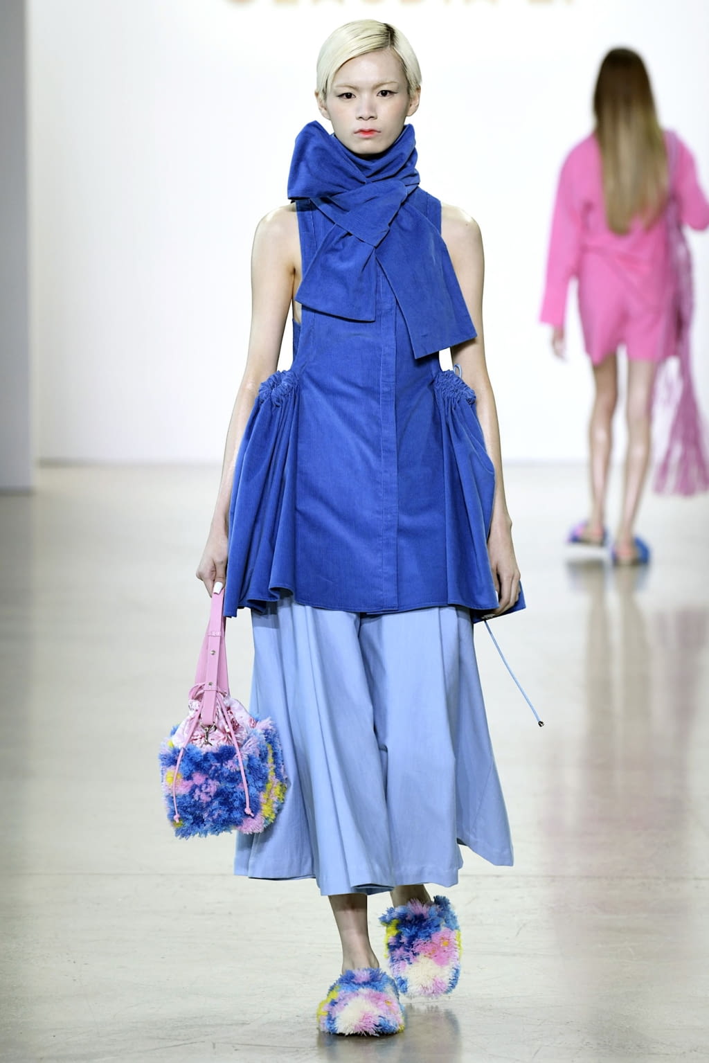 Fashion Week New York Fall/Winter 2022 look 8 de la collection Claudia Li womenswear
