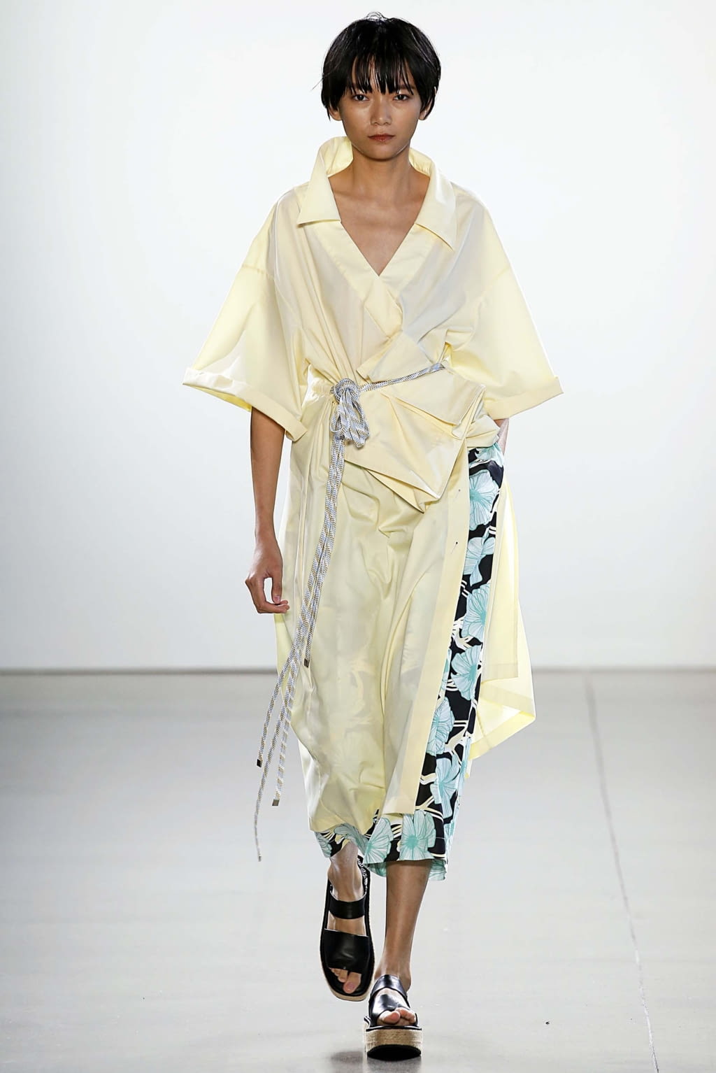 Fashion Week New York Spring/Summer 2019 look 2 from the Claudia Li collection womenswear