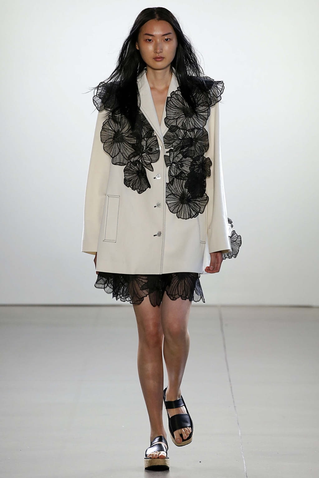 Fashion Week New York Spring/Summer 2019 look 13 from the Claudia Li collection 女装