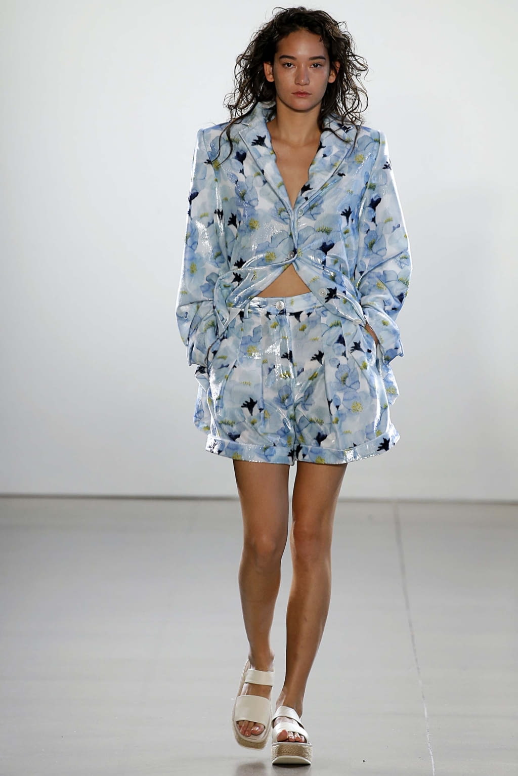 Fashion Week New York Spring/Summer 2019 look 35 de la collection Claudia Li womenswear