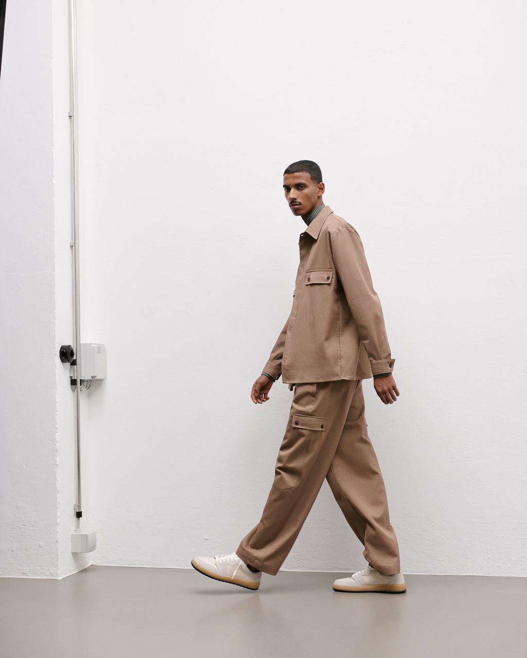 Fashion Week Paris Fall/Winter 2023 look 3 from the Closed collection menswear