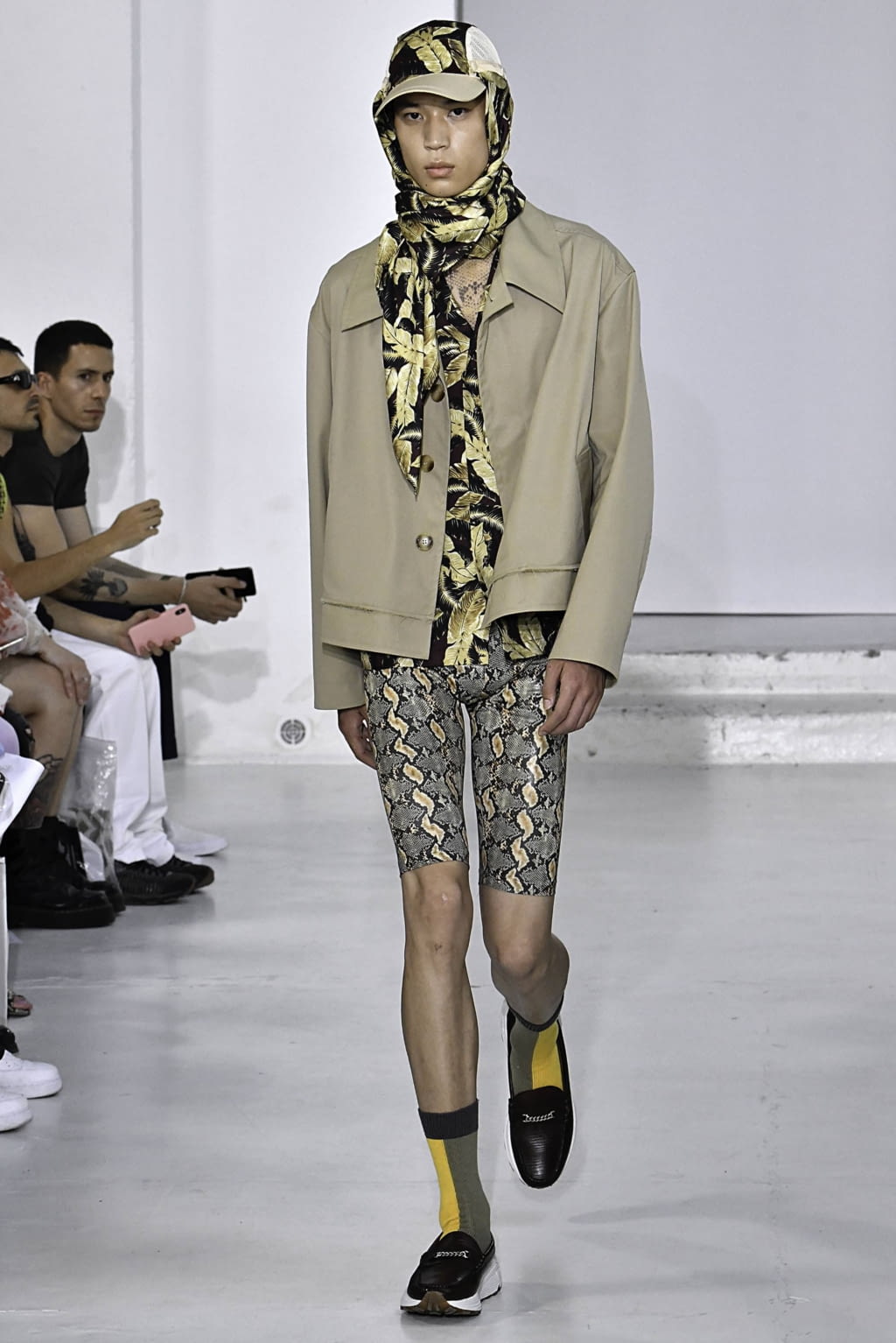 Fashion Week Paris Spring/Summer 2020 look 2 from the CMMN SWDN collection menswear
