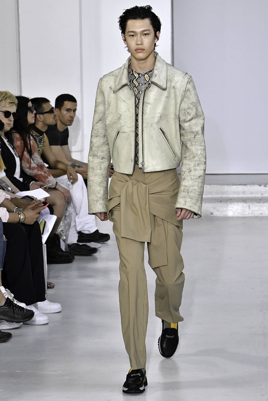 Fashion Week Paris Spring/Summer 2020 look 7 from the CMMN SWDN collection 男装