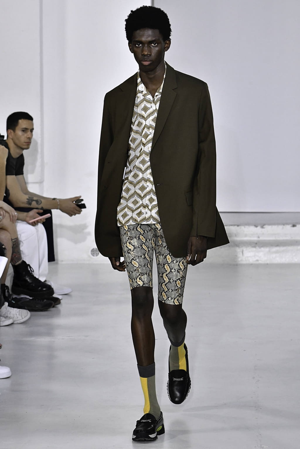 Fashion Week Paris Spring/Summer 2020 look 18 from the CMMN SWDN collection 男装