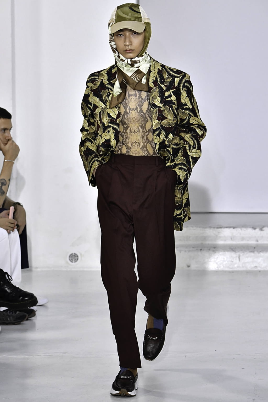 Fashion Week Paris Spring/Summer 2020 look 22 from the CMMN SWDN collection 男装