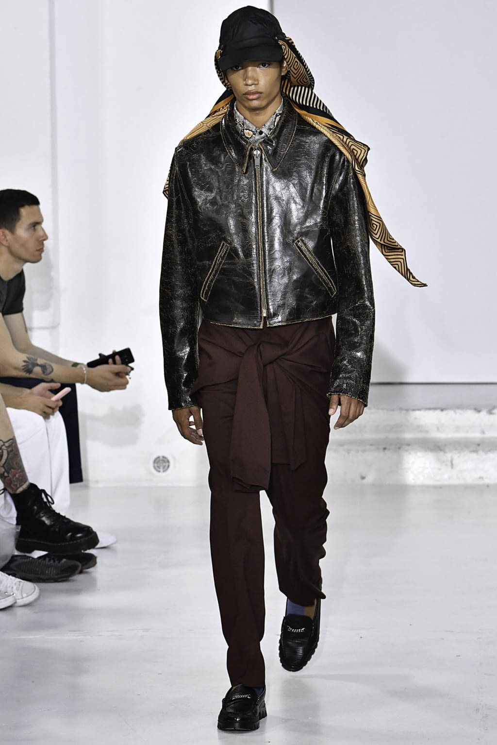 Fashion Week Paris Spring/Summer 2020 look 24 from the CMMN SWDN collection 男装