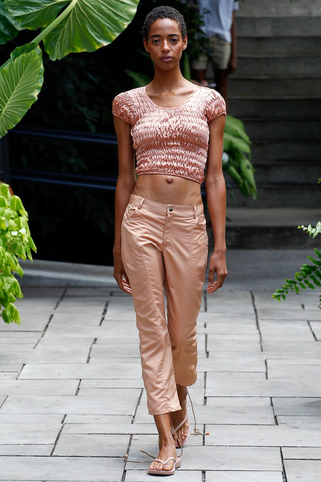 Fashion Week New York Spring/Summer 2018 look 15 from the Collina Strada collection 女装