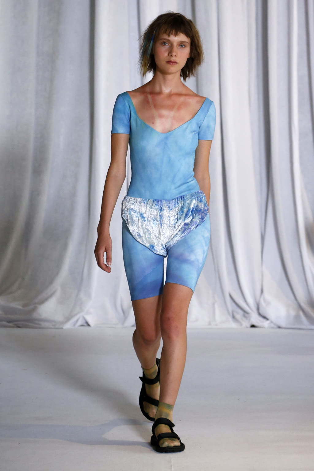 Fashion Week New York Spring/Summer 2019 look 16 de la collection Collina Strada womenswear