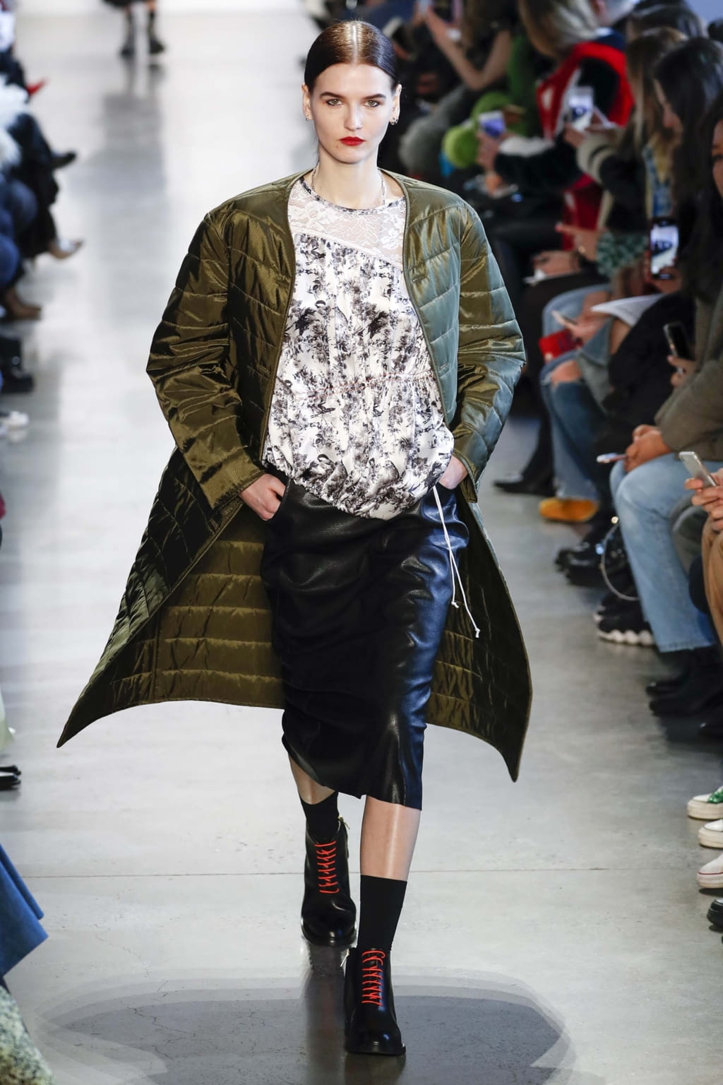 Fashion Week New York Fall/Winter 2018 look 10 from the Colovos collection 女装