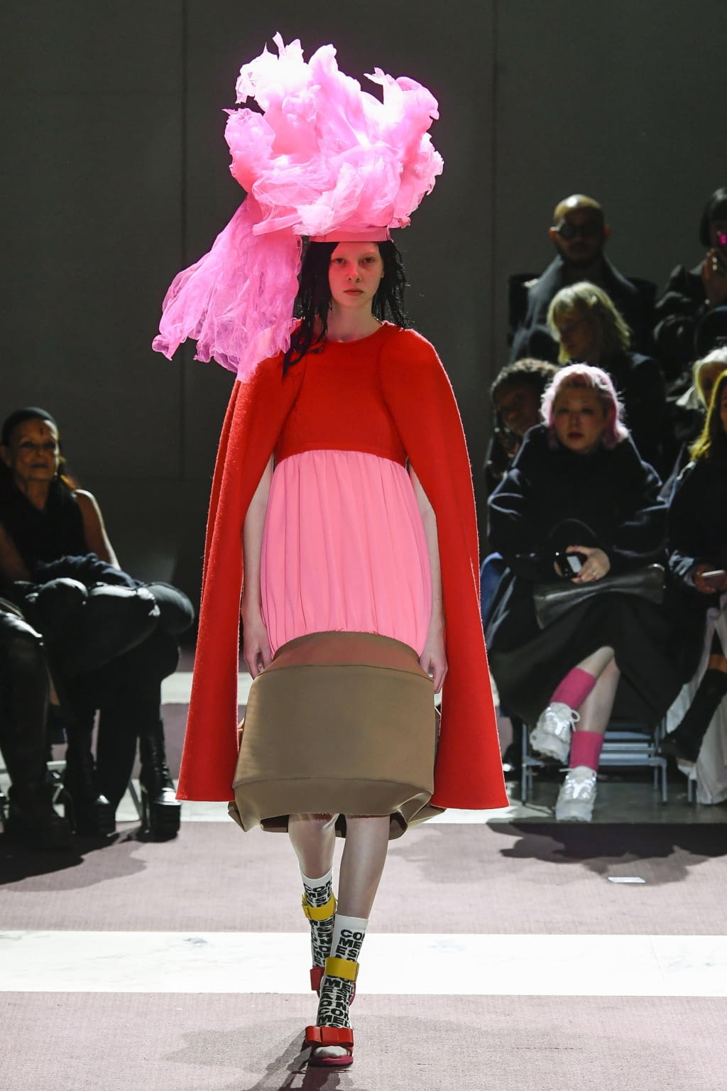 Fashion Week Paris Fall/Winter 2020 look 1 from the Comme des Garçons collection womenswear