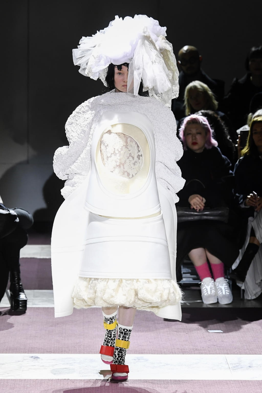 Fashion Week Paris Fall/Winter 2020 look 5 from the Comme des Garçons collection womenswear