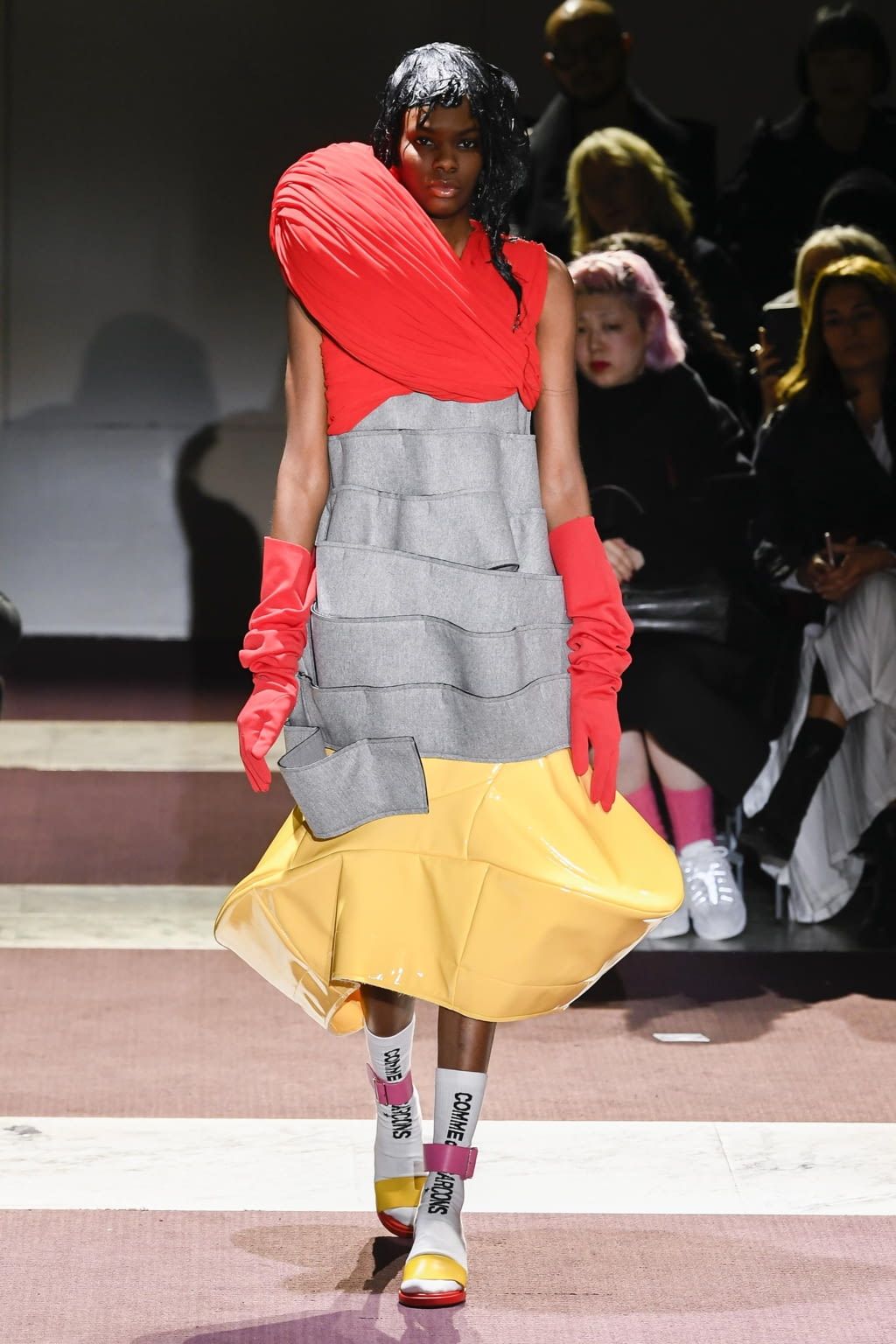 Fashion Week Paris Fall/Winter 2020 look 7 from the Comme des Garçons collection 女装