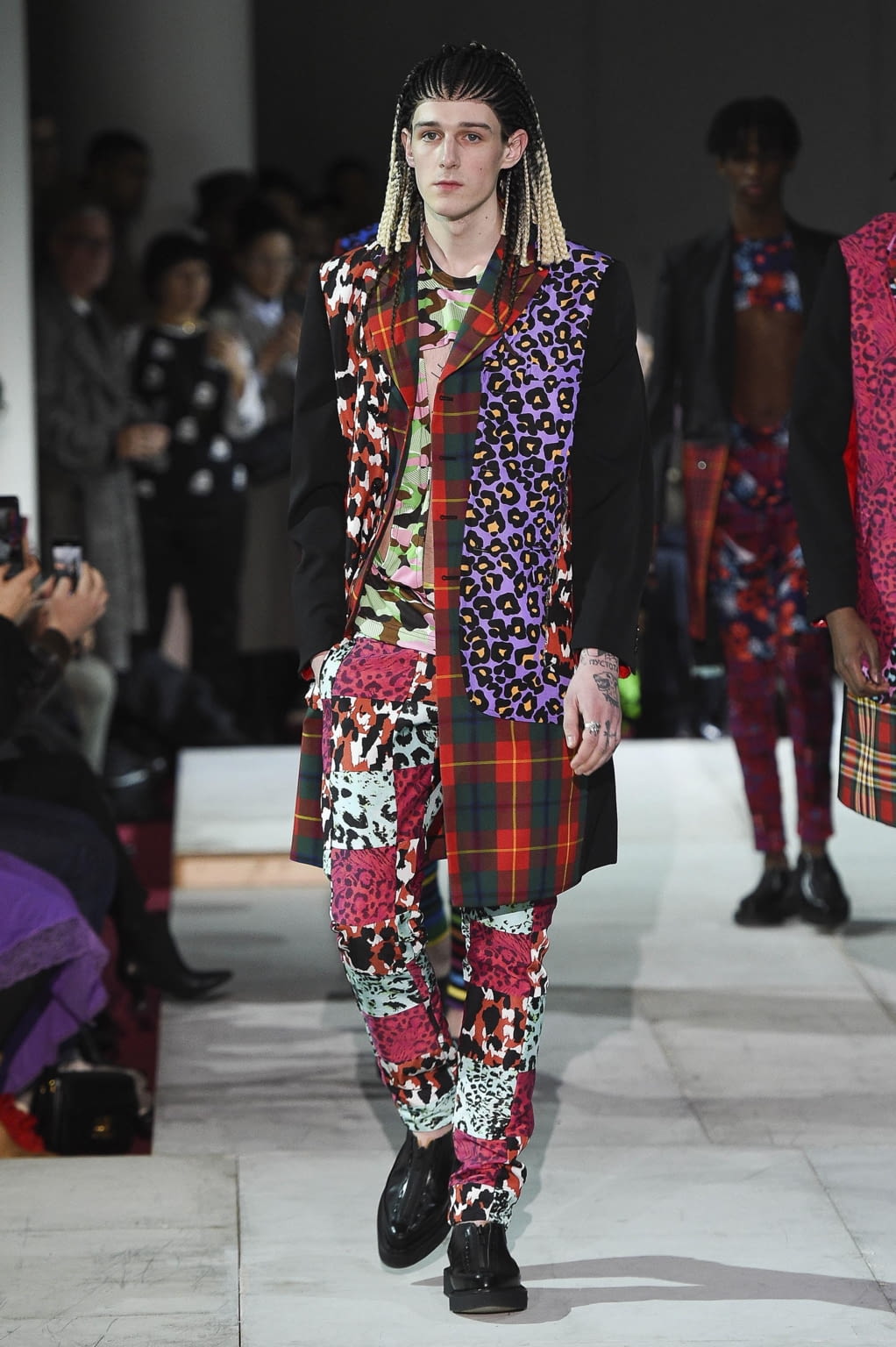 Fashion Week Paris Fall/Winter 2020 look 1 de la collection Comme des Garçons Homme Plus menswear