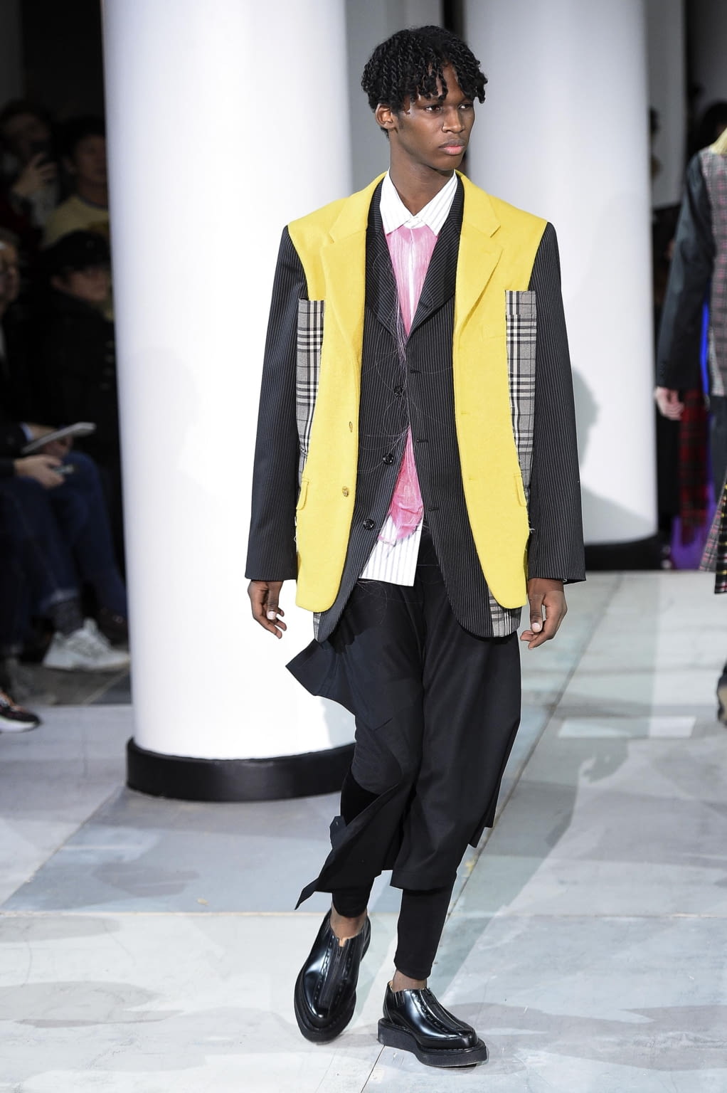 Fashion Week Paris Fall/Winter 2020 look 26 from the Comme des Garçons Homme Plus collection menswear