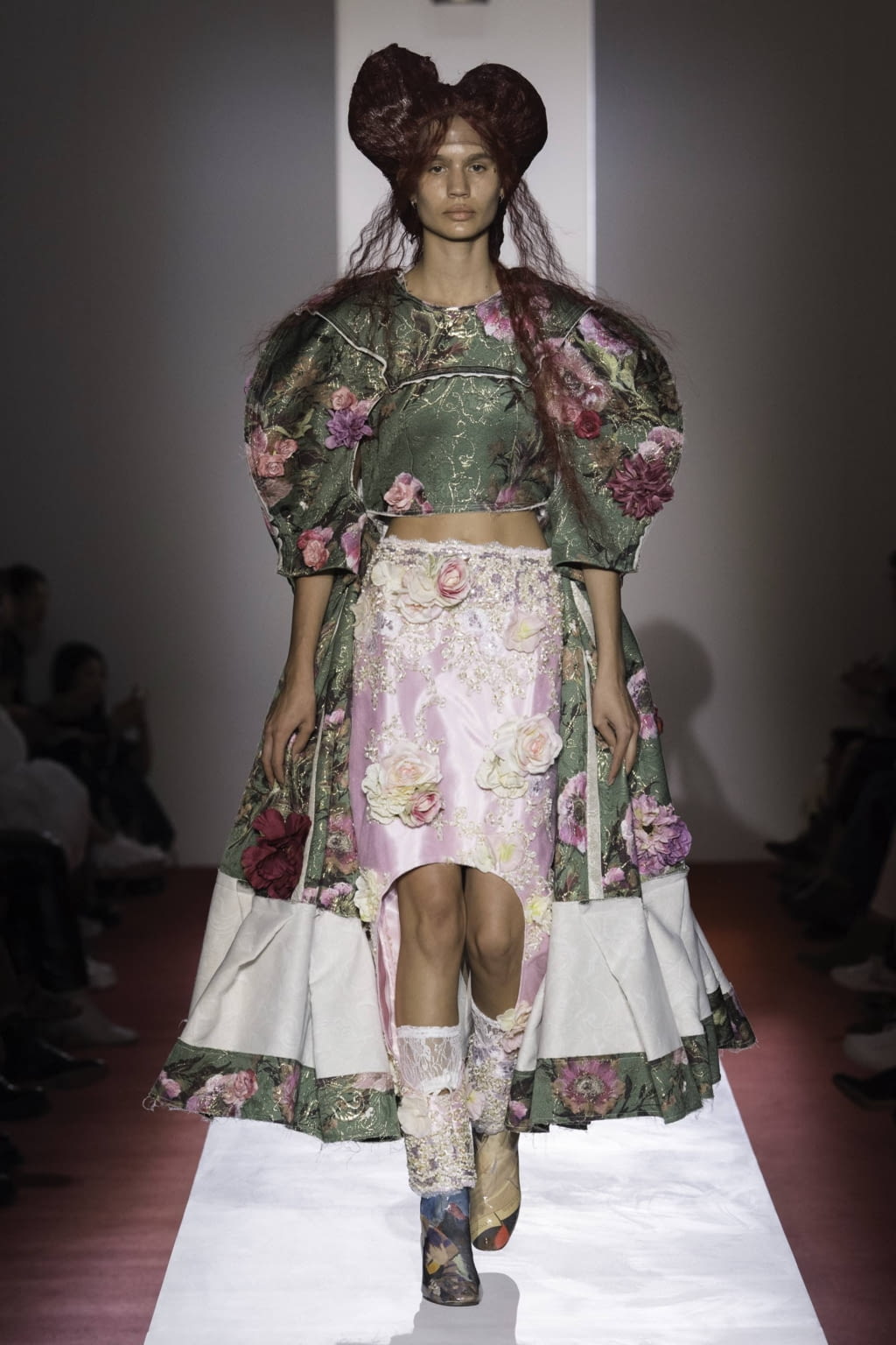 Fashion Week Paris Spring/Summer 2020 look 1 de la collection Comme des Garçons womenswear