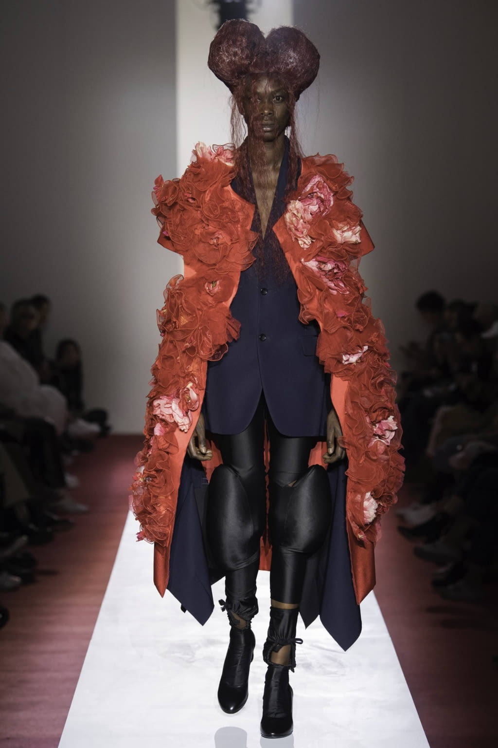 Fashion Week Paris Spring/Summer 2020 look 3 de la collection Comme des Garçons womenswear