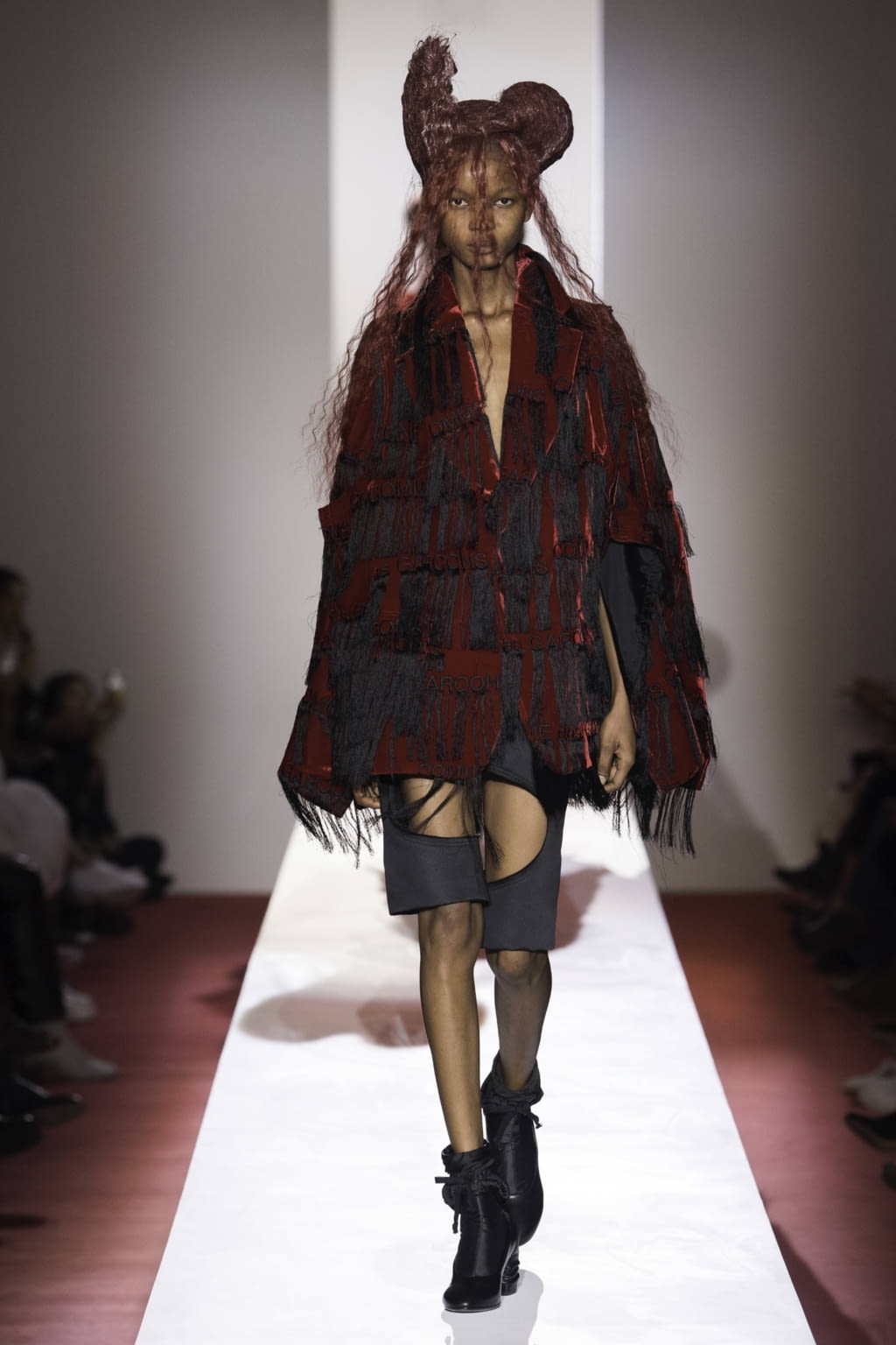 Fashion Week Paris Spring/Summer 2020 look 4 de la collection Comme des Garçons womenswear