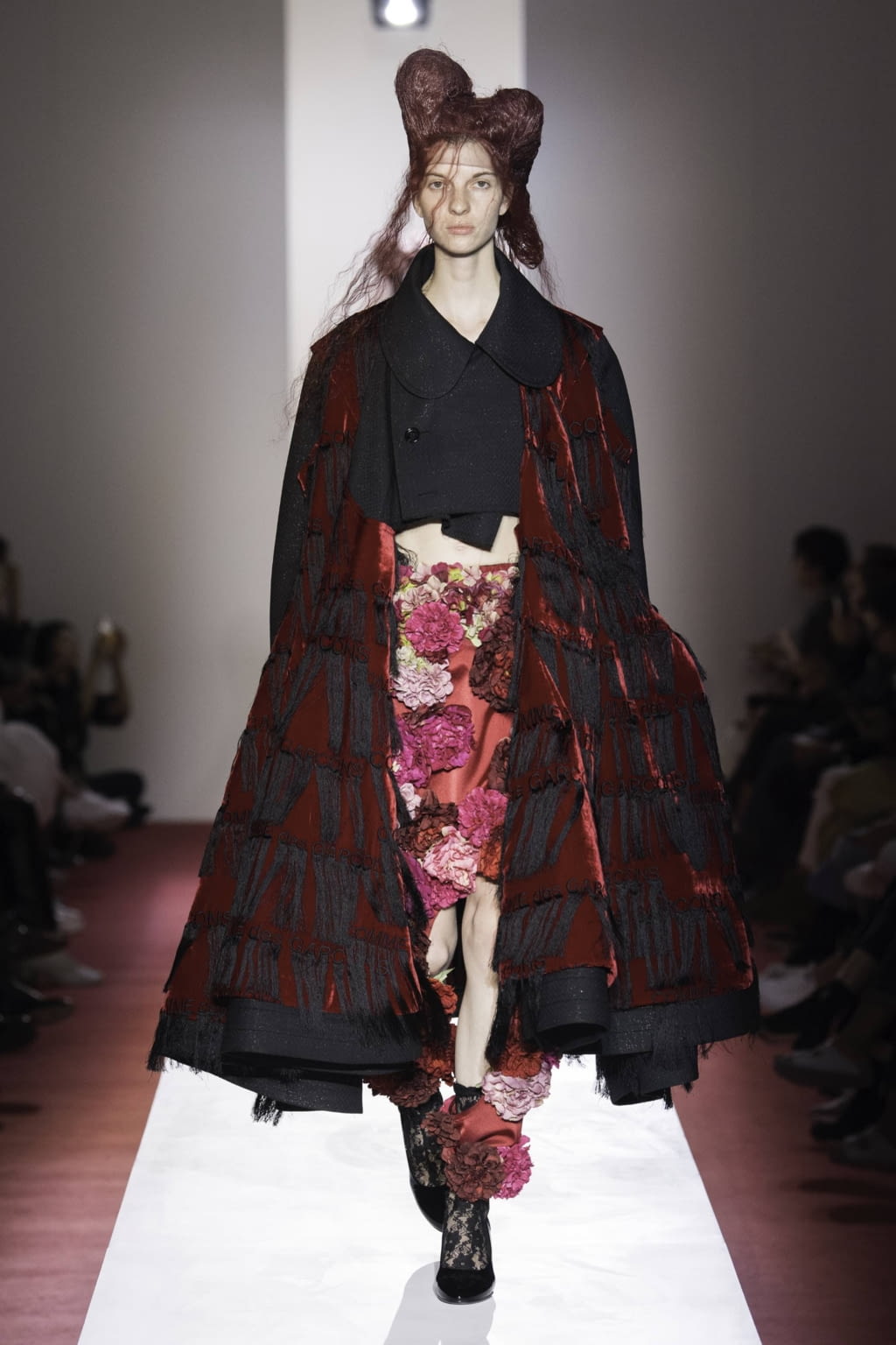 Fashion Week Paris Spring/Summer 2020 look 6 de la collection Comme des Garçons womenswear