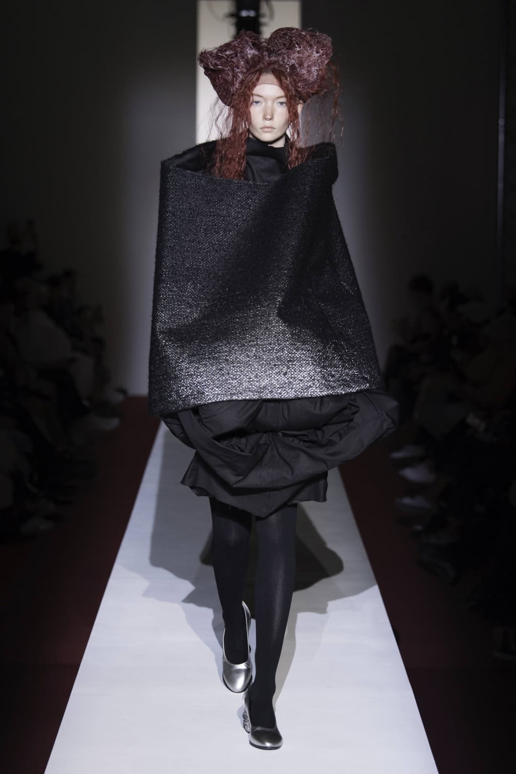 Fashion Week Paris Spring/Summer 2020 look 34 from the Comme des Garçons collection 女装