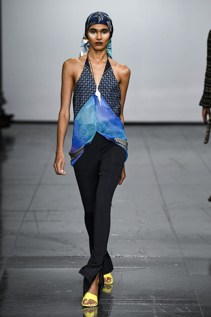 Fashion Week London Fall/Winter 2022 look 10 de la collection Conner Ives womenswear